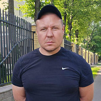 Назаренко Денис